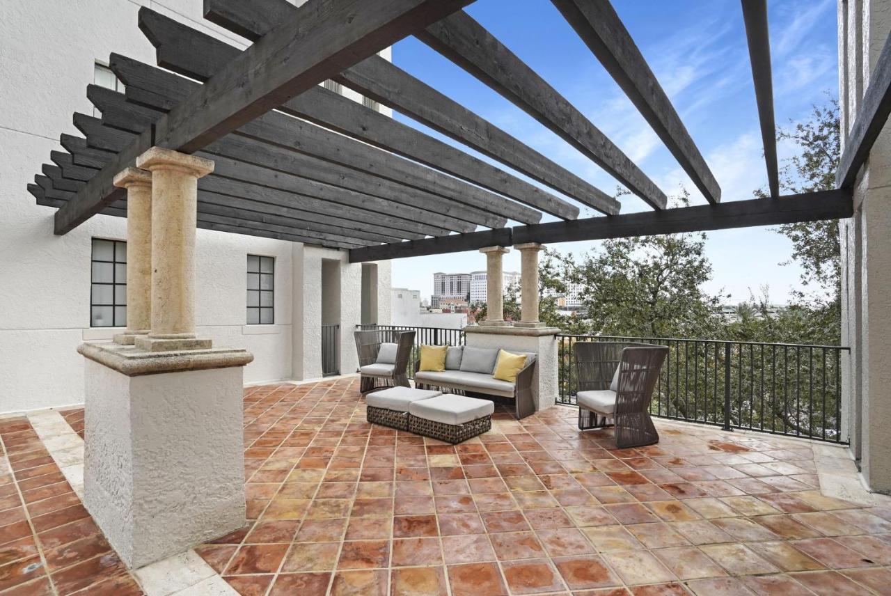 Dharma Home Suites Coral Gables At Gables Grand Plaza Miami Exteriér fotografie
