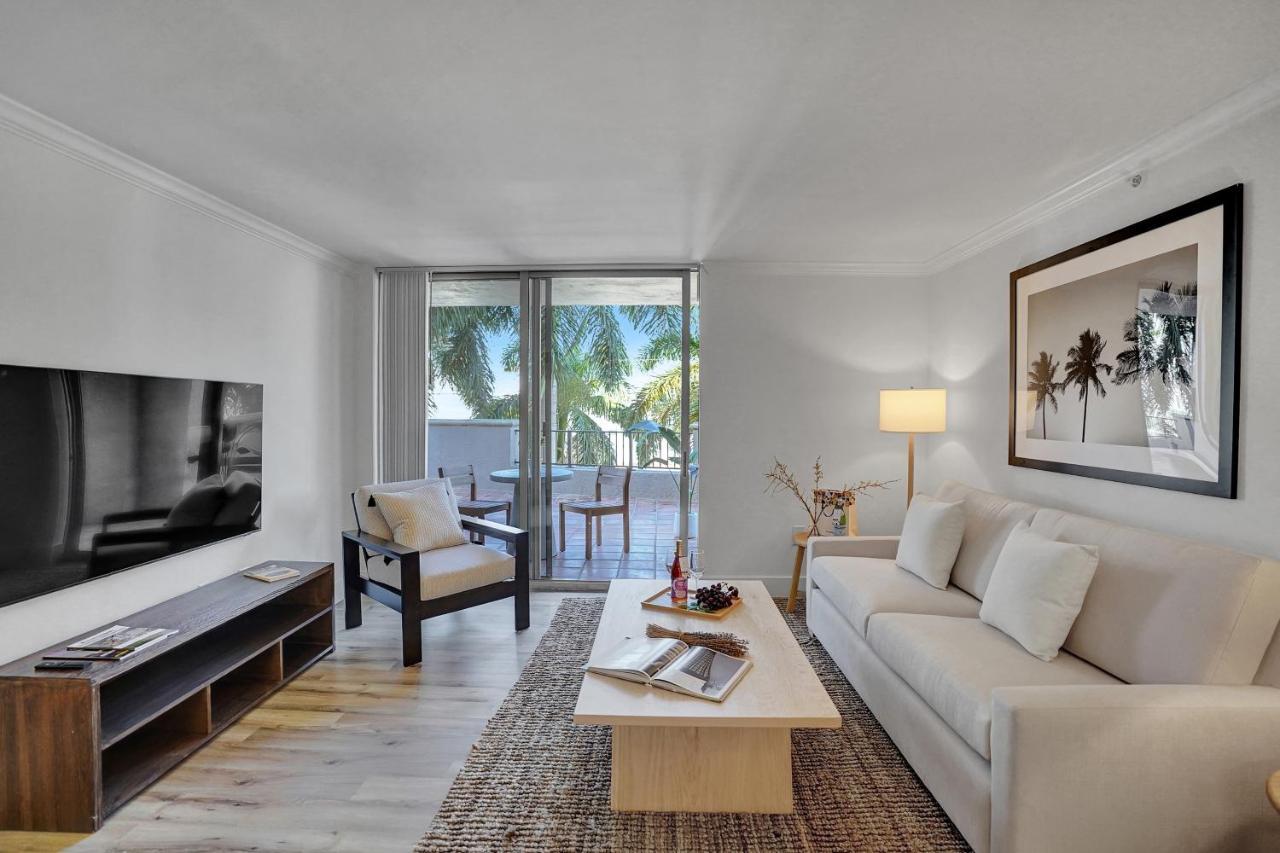 Dharma Home Suites Coral Gables At Gables Grand Plaza Miami Exteriér fotografie