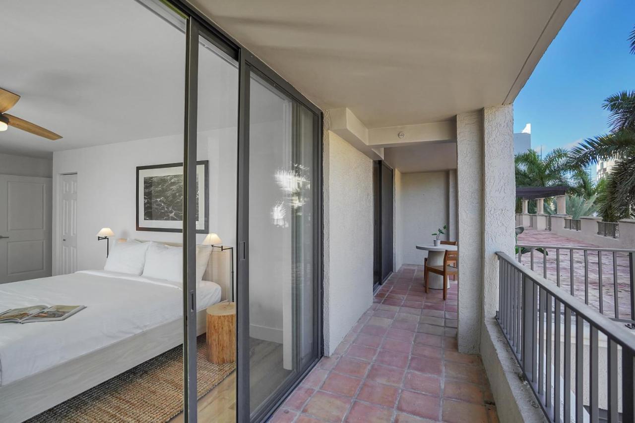 Dharma Home Suites Coral Gables At Gables Grand Plaza Miami Exteriér fotografie