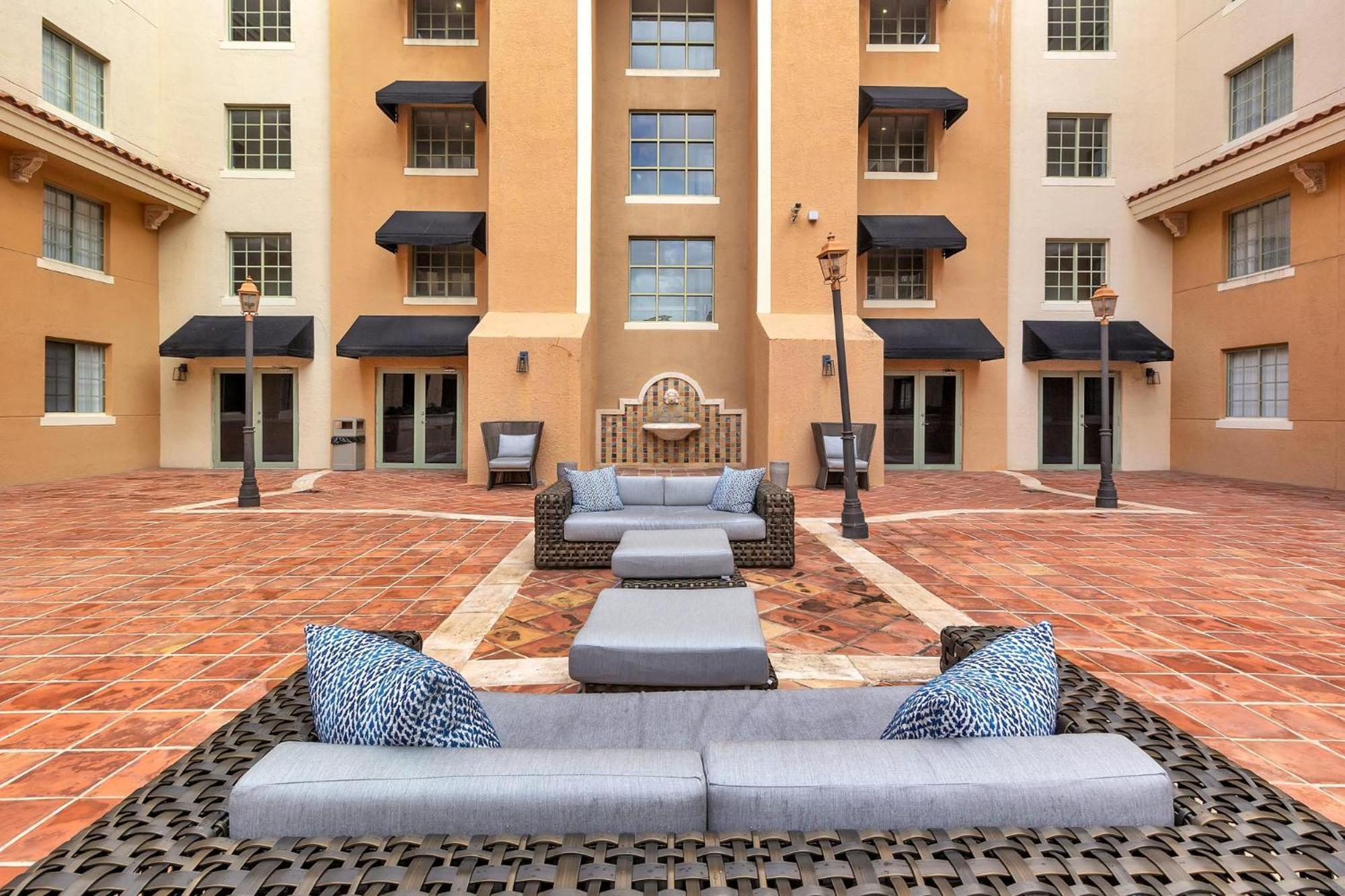 Dharma Home Suites Coral Gables At Gables Grand Plaza Miami Pokoj fotografie