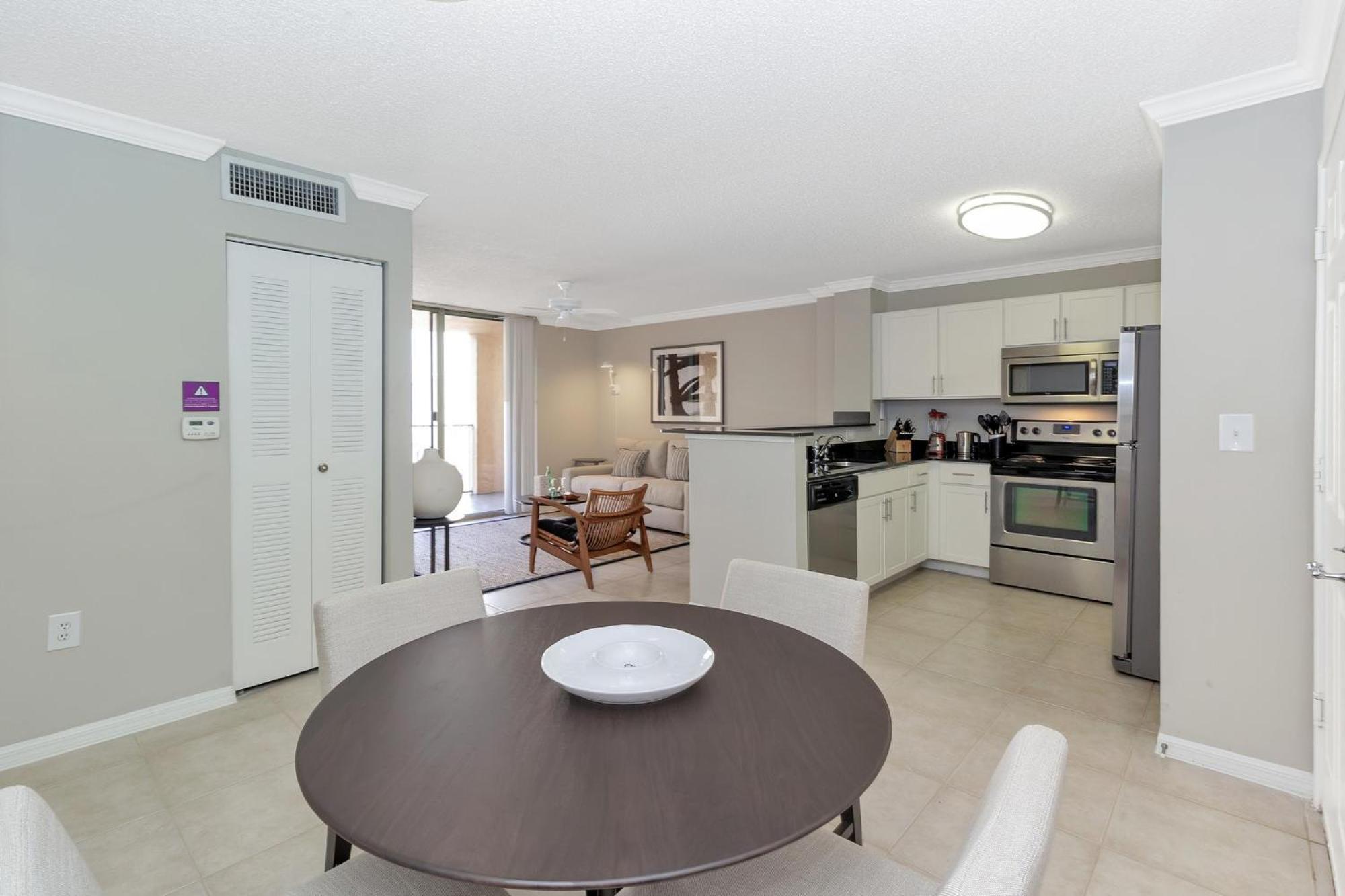 Dharma Home Suites Coral Gables At Gables Grand Plaza Miami Pokoj fotografie